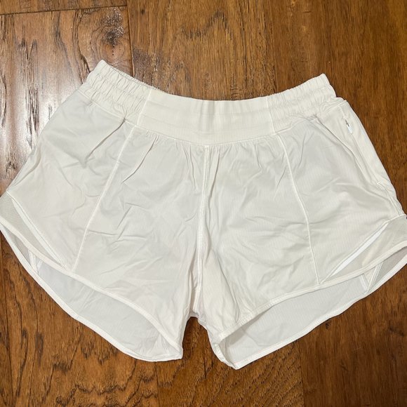 lululemon athletica Pants - LULULEMON! Hotty Hot Low-Rise Lined Shorts 4''